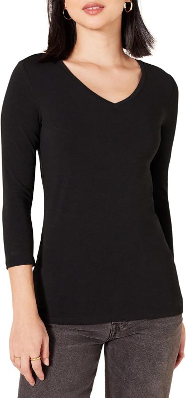 Photo 1 of Amazon Essentials Women's Classic-Fit 3/4 Sleeve V-Neck T-Shirt  Size M