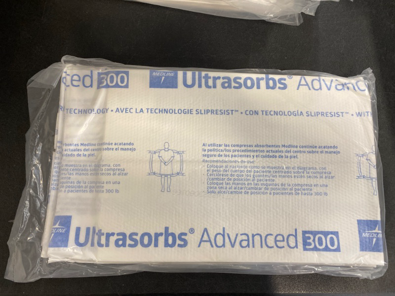 Photo 2 of Medline Ultrasorbs Advanced+ Premium Underpads with Polymer for Superior Leak Protection, 300 lb Weight Capacity, 30x36 Inches / 5 Count