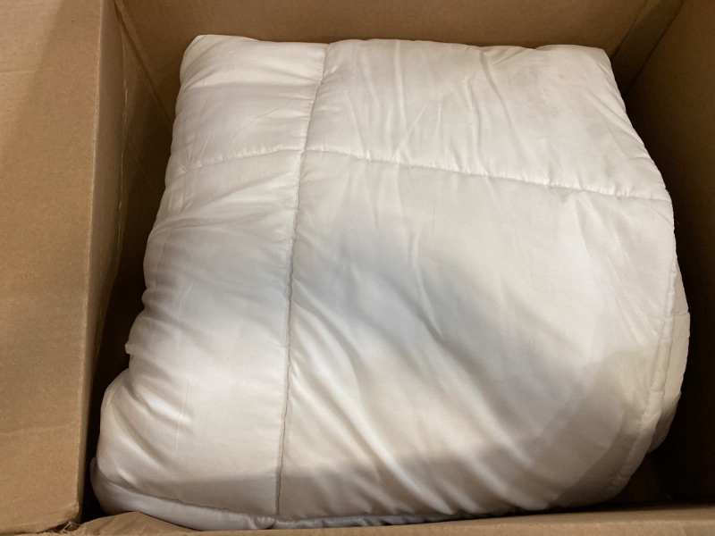 Photo 3 of Utopia Bedding Comforter Duvet Insert - Quilted Comforter with Corner Tabs - Box Stitched Down Alternative Comforter (Queen, White)