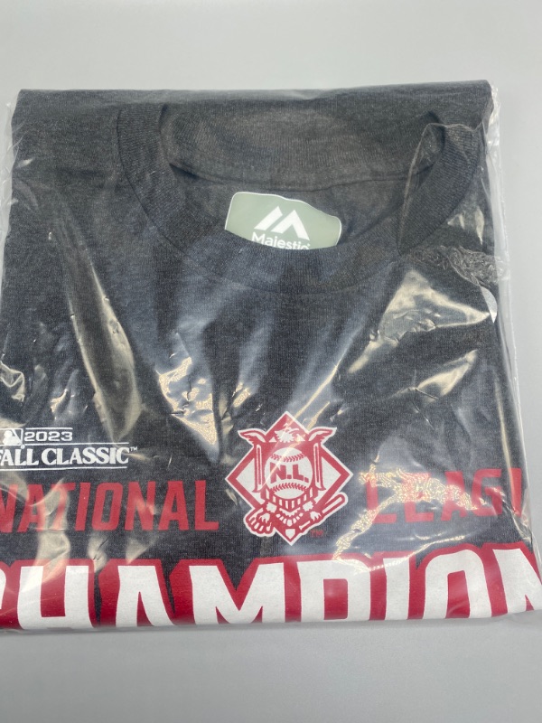 Photo 2 of Medium Majestic Arizona Diamondbacks 2023 Championship T-shirt 