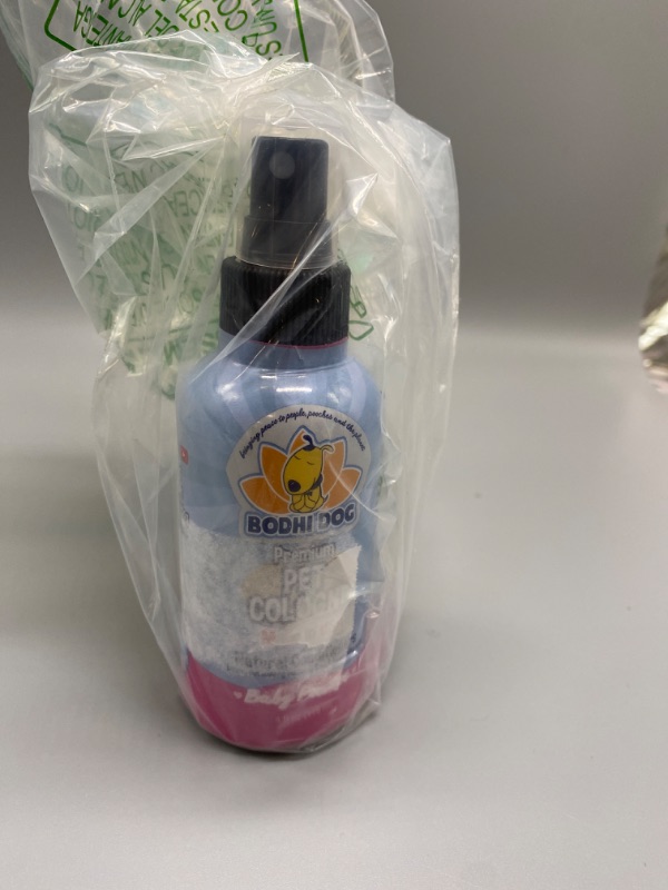 Photo 1 of 1 Bodhi Dog Natural Dog Cologne | Premium Scented Deodorizing Body Spray for Dogs & Cats | Dog Perfume w/Natural Dog Conditioner (Baby Powder, 4 Fl Oz)
