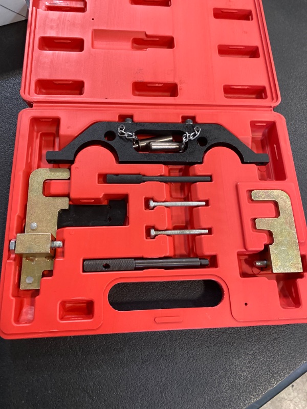 Photo 2 of 
Renault Timing Tool Kit
for Camshaft Regulation on 1.5 / 1.9 / 2.2 / 2.5 DCI Diesel Engines
Crankshaft Alignment Pin.
Exhaust Camshaft Alignment Tool.
Inlet Camshaft Alignment Tool.
Applicable to :
Renault Espace 2.2 DCI-Master 2.2 / 2.5 DCI
Opel : Astra