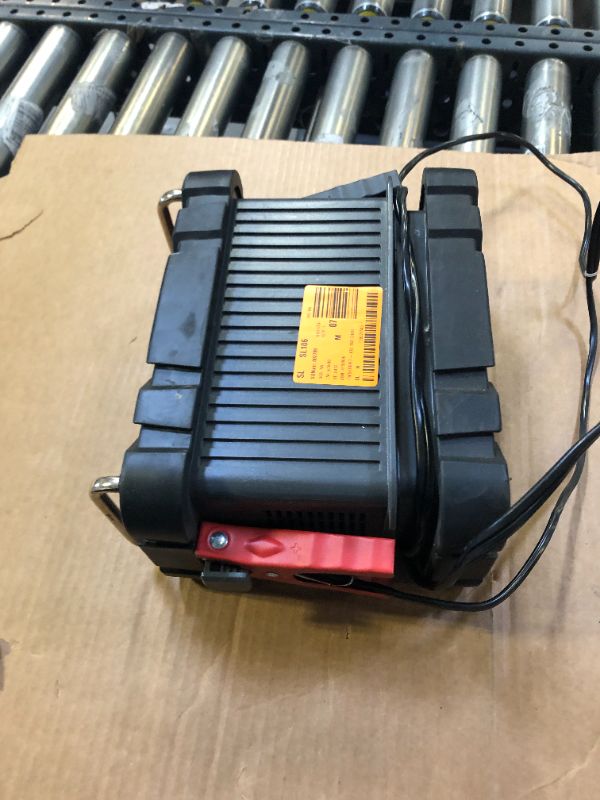 Photo 2 of 15 Amp Automatic 12V Battery Charger with 50 Amp Engine Start and Alternator Check
