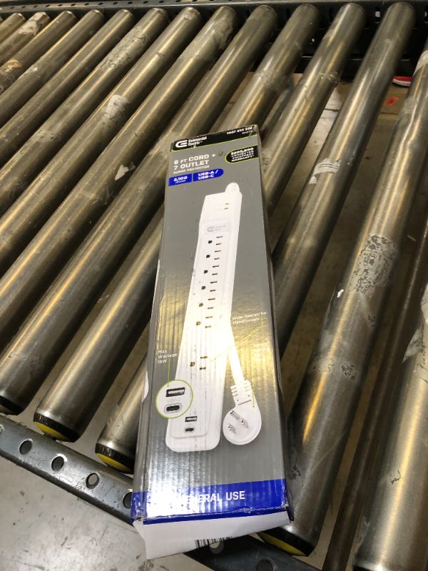 Photo 1 of 6 ft. 7-Outlet Surge Protector with USB in White