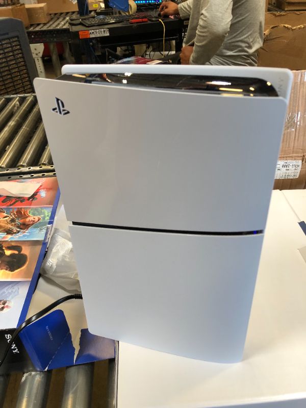 Photo 2 of PlayStation®5 Digital Edition (slim)