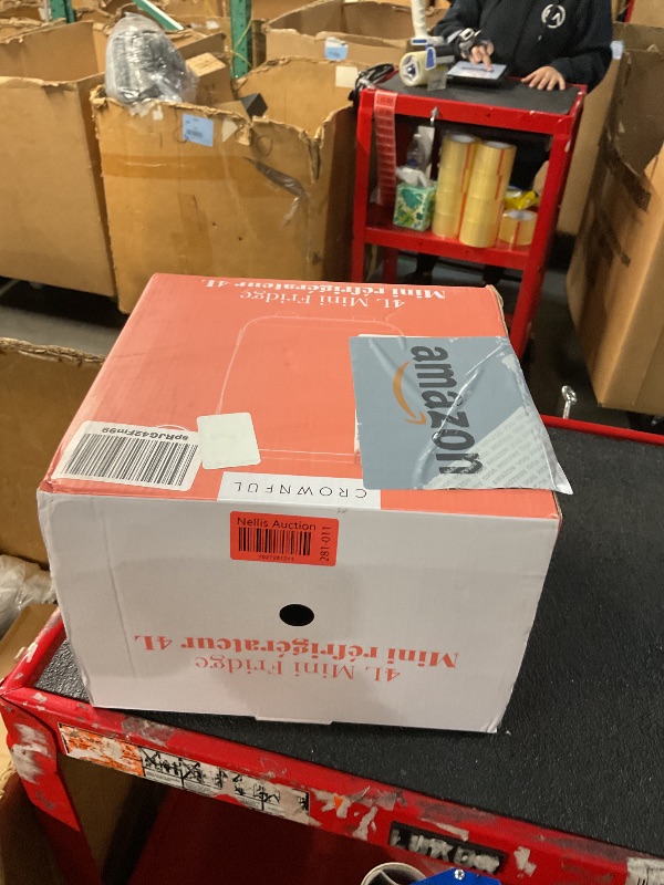 Photo 1 of ***(PARTS ONLY/ NON FUNCTIONAL/NO RETURNS OR REFUNDS)***
frigidaire Pink EFMIS129- AMZ EFMIS129 Mini Portable Fridge