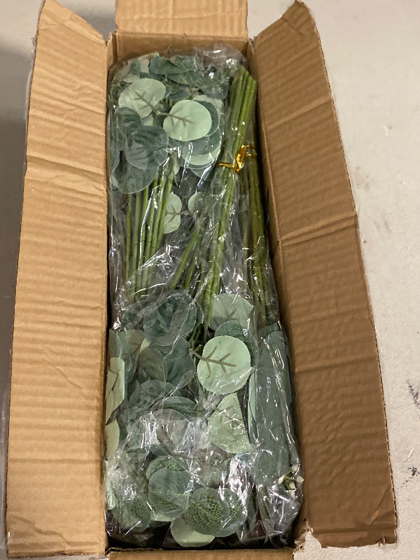 Photo 1 of 120 Pcs 4 Kinds Mixed Artificial Eucalyptus Leaves Stems Bulk Fake Silver Dollar Eucalyptus Bundle Faux Plants Greenery for DIY Bouquets Floral Arrangement Wedding Engagement Party Decor (Green)