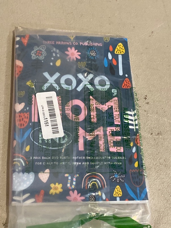 Photo 1 of XOXO, Mom & Me: A Pass Back and Forth Mother and Daughter Journal for Girls to Write, Draw and Doodle with Mom
