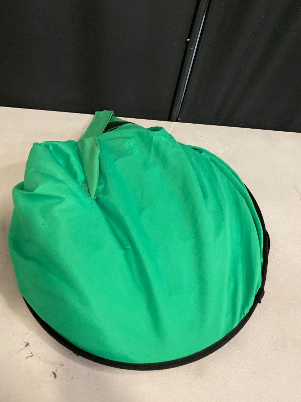 Photo 1 of Cosmos 1 Pc Green Screen Backdrop 43 in / 110 cm Diameter Foldable Portable Photography Background Green Screen Chroma Key Backdrop for Photography Photo Video Studio, Live Streaming, Video Meeting