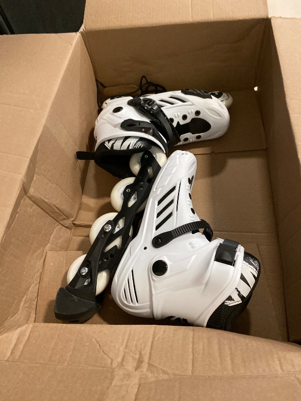 Photo 1 of Size 9 Inline Skates Black Adult Inline Skates, Professional Fitness Roller Skates, Classic Roller Blades, Men's Racing Skates, with Flashing Wheel (Color : White, Size : US-9)