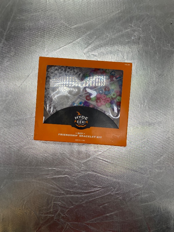Photo 1 of Friendship Bracelet kit Hydeand  Eek 