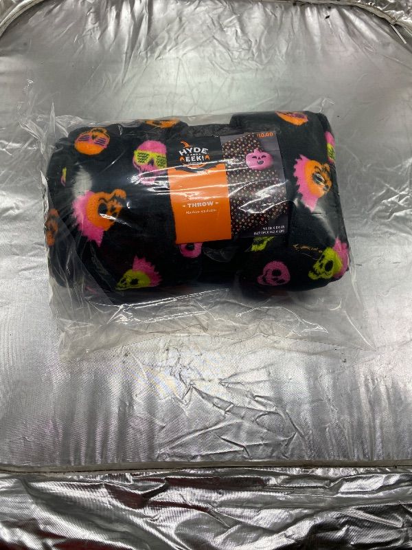 Photo 1 of Hyed and Eek Skull Throw Blanket 