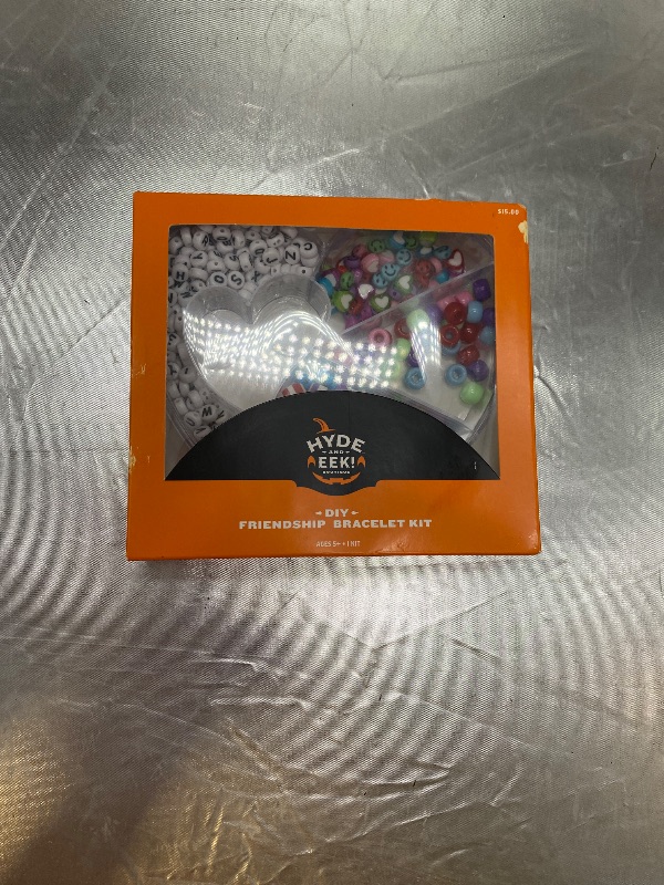 Photo 1 of Friendship bracelet kit By Hyde And Eek