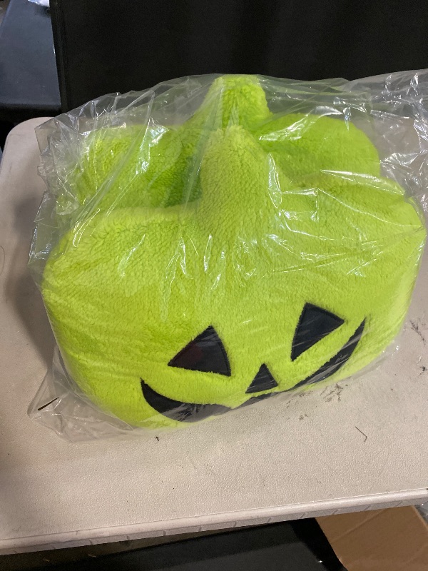 Photo 1 of 2 pack Pumpkin Shaped Halloween Faux Shearling Pillow Green - Hyde and EEK! Boutique™: Indoor Decorative, Oval