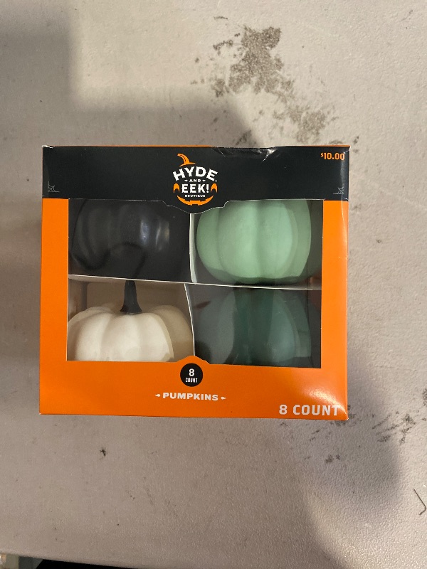 Photo 1 of 8 count small halloween pumpkin set 