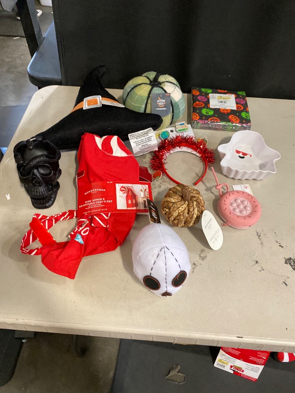 Photo 1 of halloween 10 pack set 