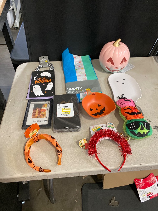 Photo 1 of halloween 10 pack set 