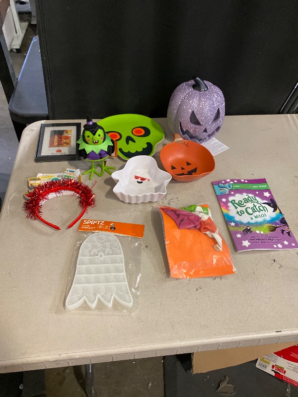 Photo 1 of halloween decor 10 set 