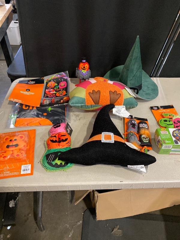 Photo 1 of halloween decor 10 set 