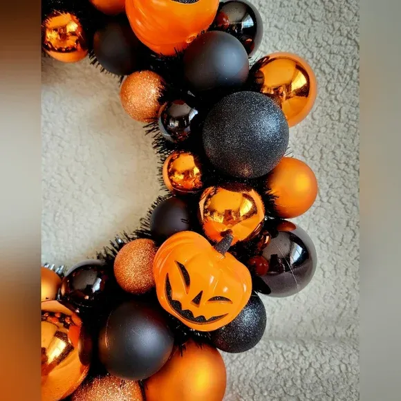 Photo 1 of Hyde and eek ! Halloween pumpkin shatterproof wreath 