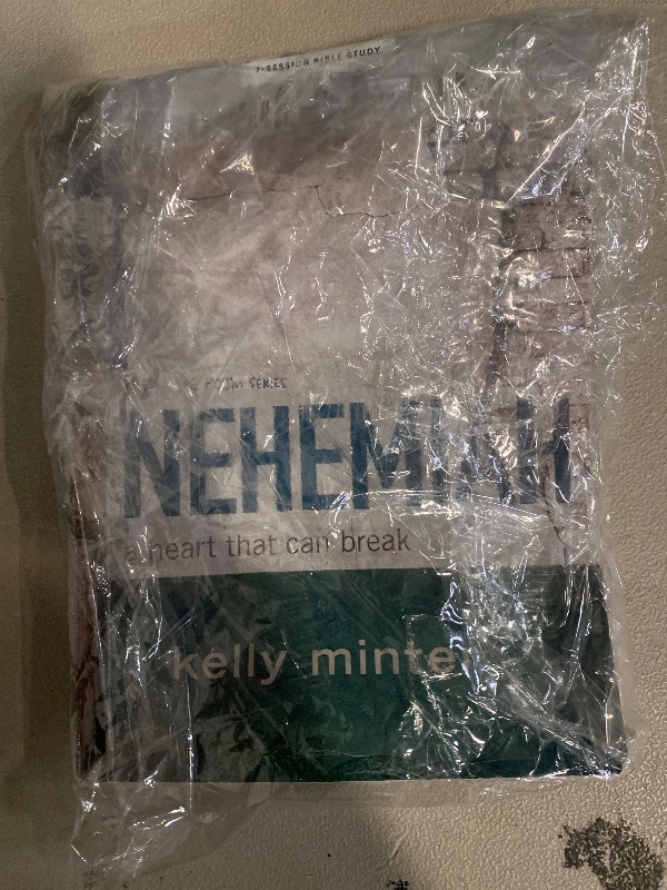 Photo 1 of Nehemiah: A Heart That Can Break - Bible Study Book (The Living Room Series)