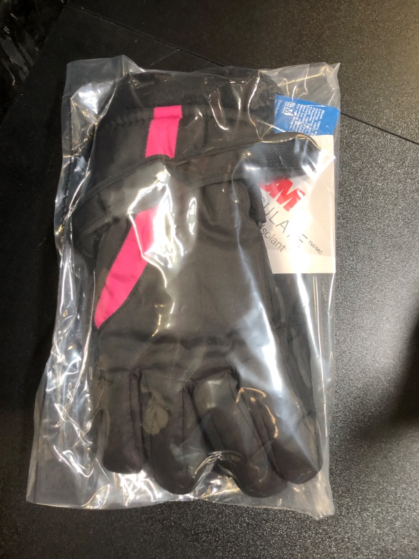 Photo 3 of Girl's Ski Gloves 8-10