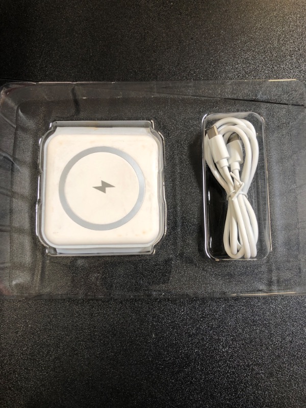 Photo 1 of 15W Super Fast 3 In 1 Foldable Mag-Safe Charger
