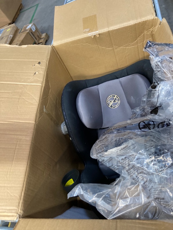 Photo 2 of ***USED, MISSING PARTS*** CYBEX Sirona S with SensorSafe, Convertible Car Seat, 360° Rotating Seat, Rear-Facing or Forward-Facing Car Seat, Easy Installation, SensorSafe Chest Clip, Instant Safety Alerts, Premium Black Car Seat Pepper Black