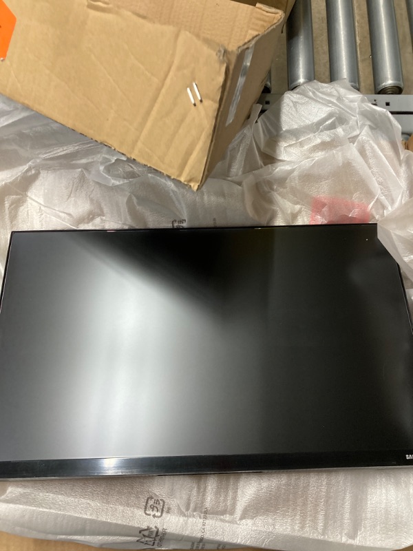 Photo 4 of SAMSUNG T350 Series 22-Inch FHD 1080p Computer Monitor, 75Hz, IPS Panel, HDMI, VGA (D-Sub), 3-Sided Border-Less, FreeSync (LF22T350FHNXZA)