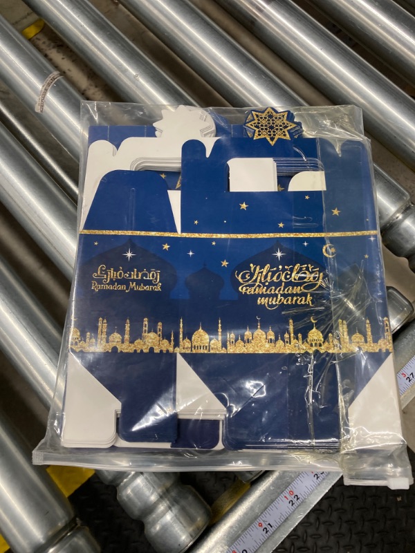 Photo 2 of 100 Pieces Eid Mubarak Treat Boxes Moon Lantern Paper Goodies Boxes Ramadan Kareem Gift Boxes Treat Boxes for Eid Mubarak Party Favor