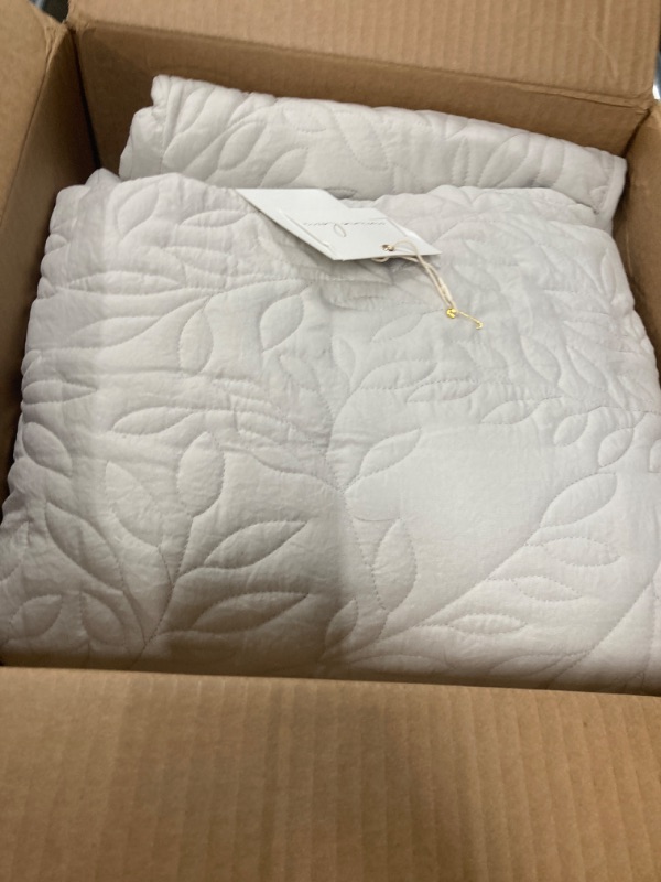 Photo 1 of Artisan 34 3 Piece Boho Quilt Set for King Size and Queen Size Beds-Bedding Set with 1 Quilt and 2 Pillow Shams (Taupe, Full/Queen) Full/Queen Taupe