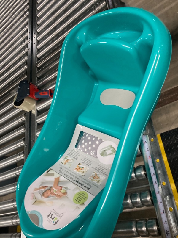 Photo 2 of The First Years Sure Comfort Deluxe Newborn to Toddler Tub, Teal Aqua