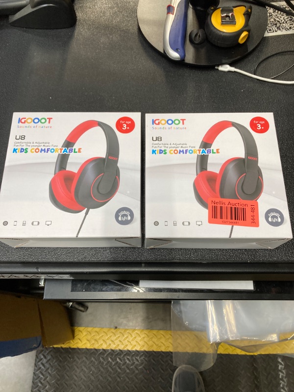 Photo 2 of 2 igooot Kids Headphones Wired,Most Comfortable Over Ear Children Headphones with Microphone,Adjustable,Volume Limiter 85/94dB,for School/Plane/Switch/Amazon-fire-Tablet/ipad,3.5mm Jack,Black&Red.