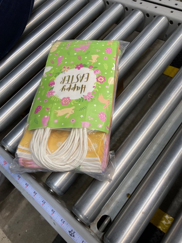 Photo 1 of Capoda 30 Pcs Easter Gift Bags with 30 Pcs Tissue Paper Easter Kraft Paper Bags Easter Treat Bags with Handle Easter Bunny Egg Hunt Candy Bags for Kids Easter Spring Party Favor Party Gift Wrapping
Visit the Capoda Store