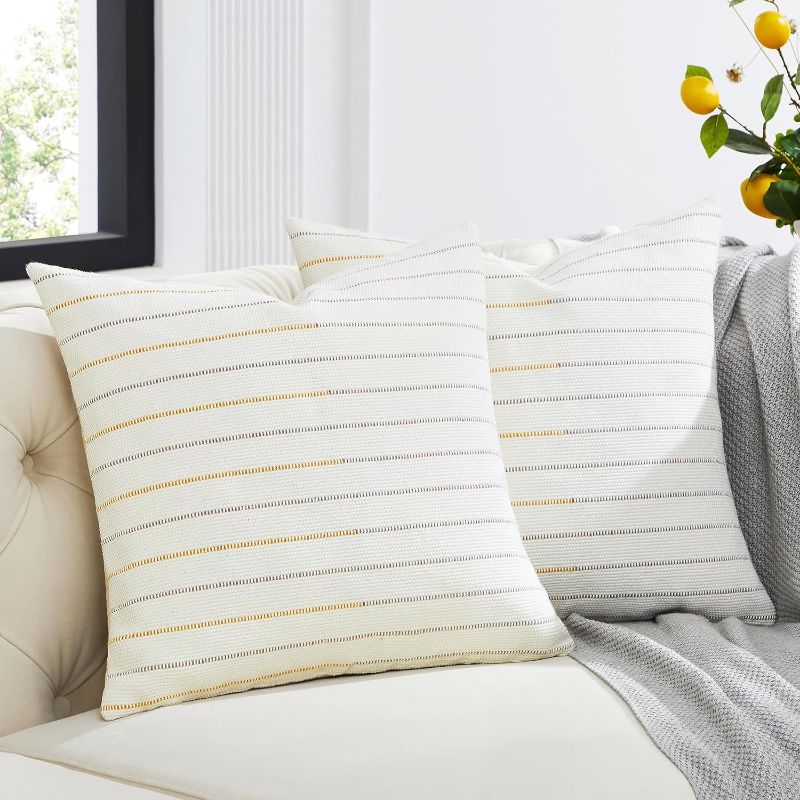Photo 1 of (DECOR BUNDLE)
-Pillows
-Covers
-Dispenser