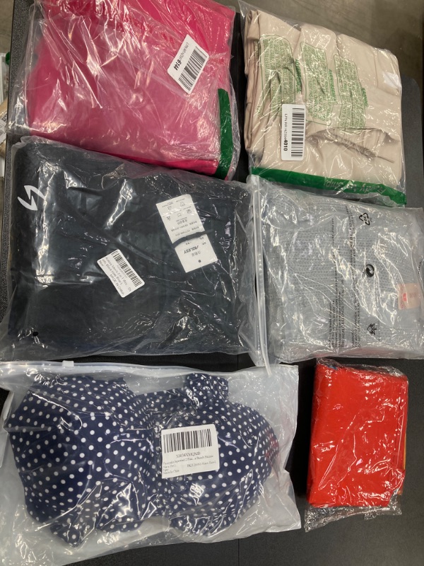 Photo 1 of MISC BUNDLE OF WOMENS CLOTHING//VARIOUS ITEMS AND SIZES///NO RETURNS AS IS