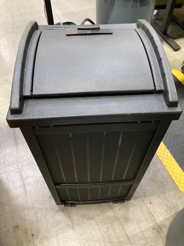 Photo 4 of 30 Gal. Black Outdoor Trash Can with Lid