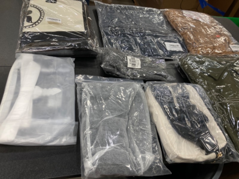 Photo 1 of MISC CLOTHING BUNDLE///MEN AND WOMENS//VARIOUS SIZES