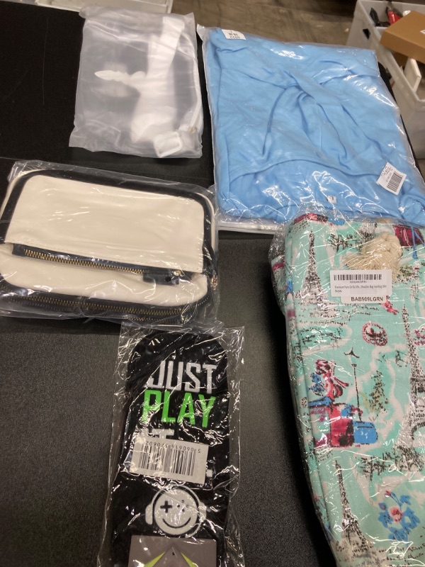 Photo 1 of MISC CLOTHING BUNDLE///VARIOUS SIZES