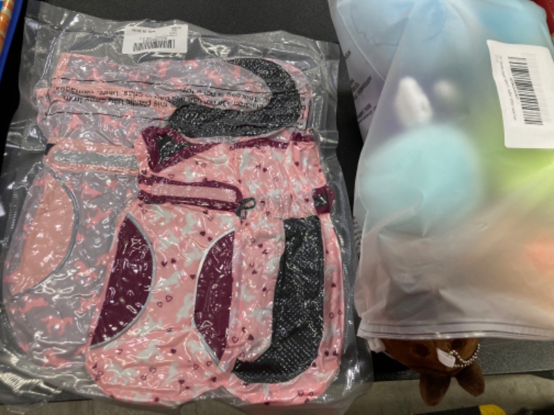 Photo 3 of MISC KIDS BUNDLE//GLOVES, KITE, PLUSHIES AND BOOK