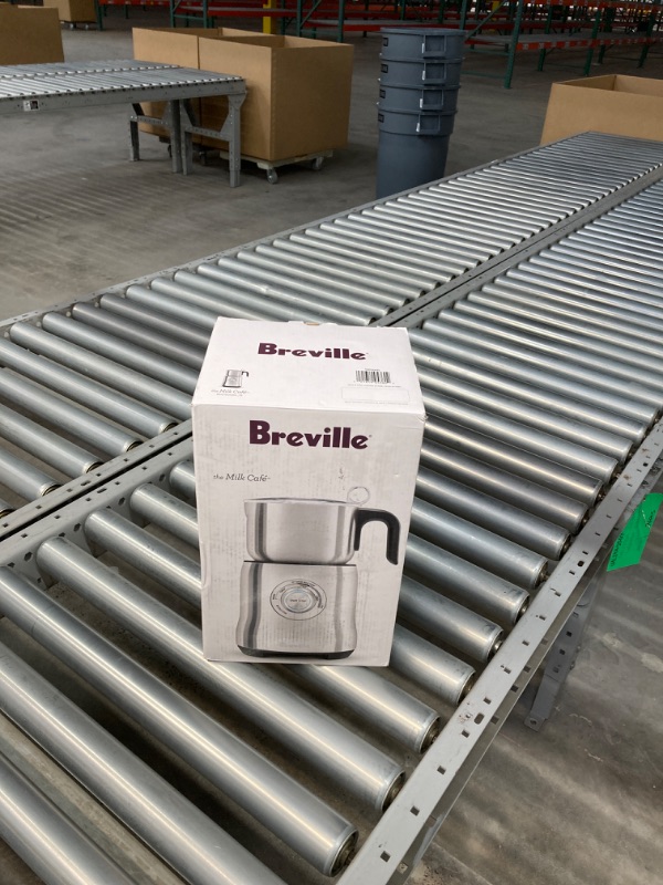 Photo 2 of Breville BMF600XL Milk Cafe Milk Frother