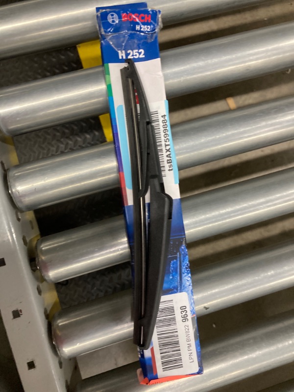 Photo 2 of Bosch Automotive H252 Rear Wiper Blade; 10" - Single