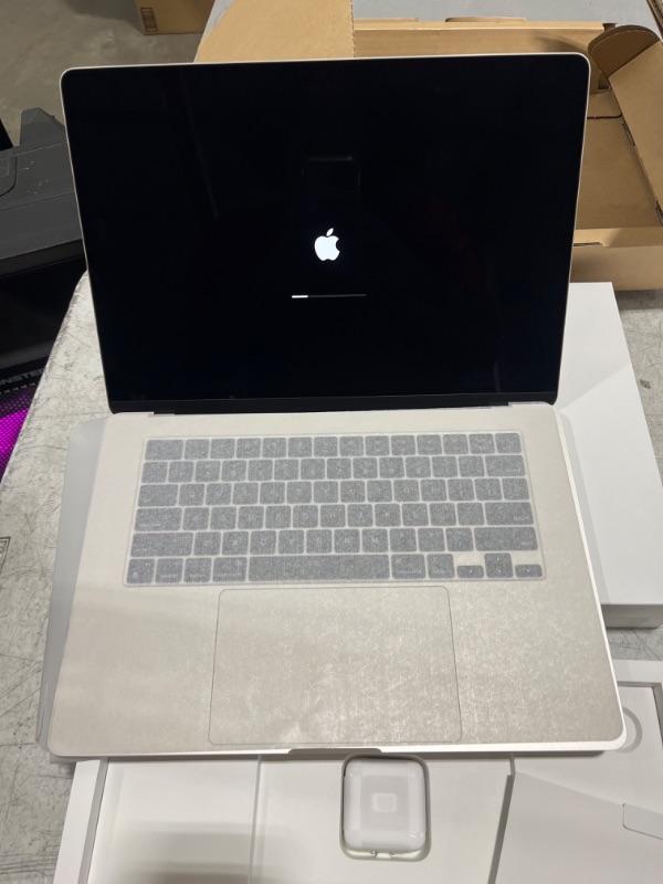 Photo 1 of 2023 Apple 15-Inch MacBook Air Laptop: Apple M2 Chip with 8-core CPU and 10-core GPU, 8GB RAM, 256GB SSD Storage - Starlight
- English - OPEN BOX FOR PHOTOS - 
