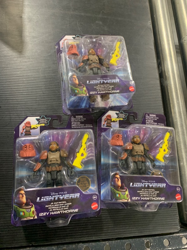 Photo 2 of 2pk of Disney and Pixar Lightyear Jr. Zap Patrol Izzy Hawthorne Action Figure 5 Inch Scale
