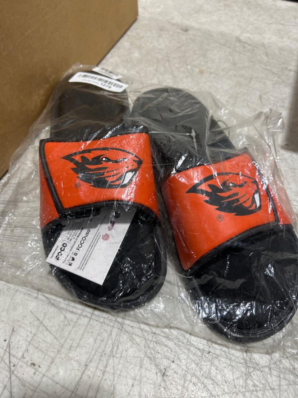 Photo 2 of FOCO Mens NCAA College Team Logo Sport Shower Foam Slide Flip Flop Sandals Oregon State Beavers 9-10 Team Color