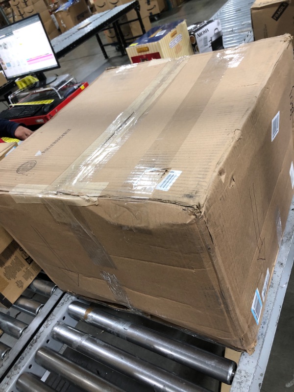 Photo 1 of Gator Cases Pro Series Rotationally Molded 8U Rolling Rack Case with 19" Depth, Tow Handle & Recessed Wheels; Made in USA (G-PROR-8U-19) 8U Rack Space - Rolling