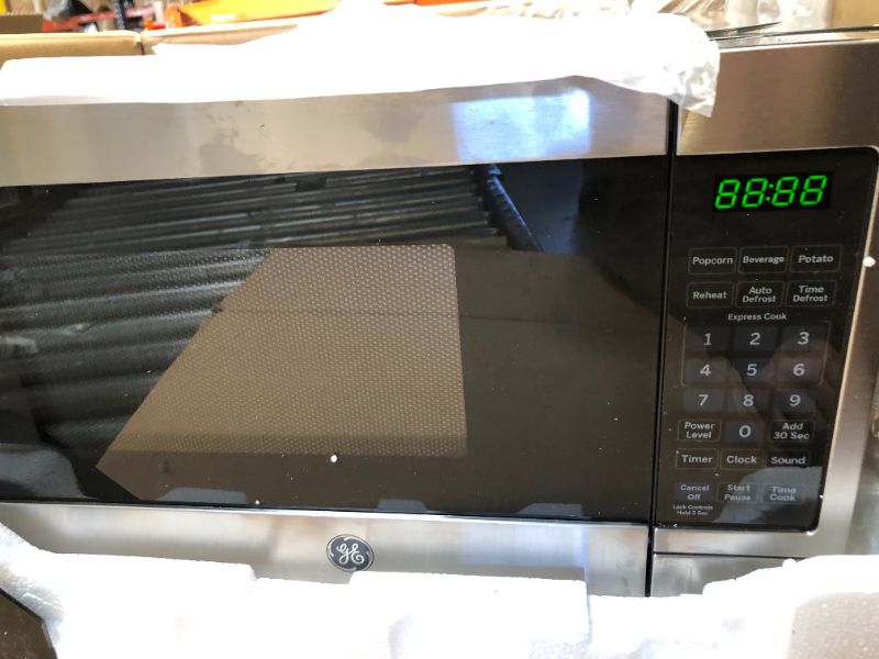 GE Countertop Microwave Oven 0.7 Cubic Feet Capacity, 700 Watts