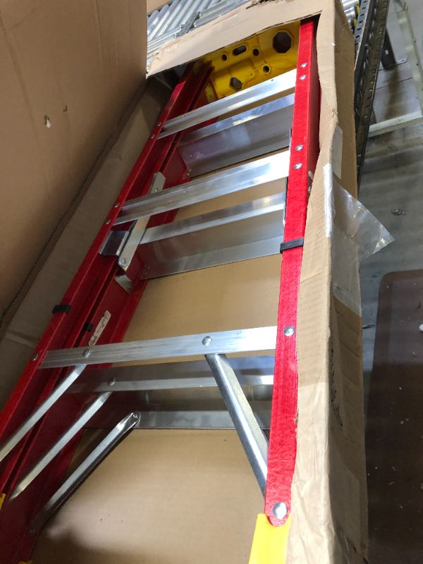 Photo 1 of 3 STEP LADDER 