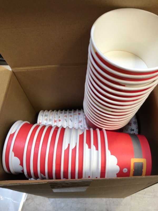 Photo 1 of 120 COUNT 9 OZ DISPOSABLE CHRISTMAS CUPS