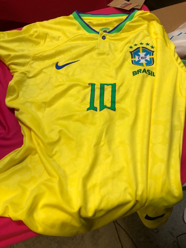 Photo 2 of Nike 2022-2023 Brazil Home Football Soccer T-Shirt Jersey L 